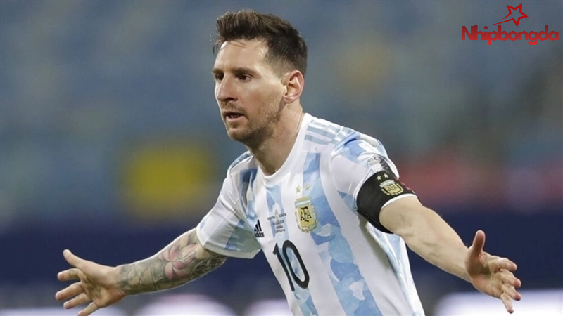 Lionel Messi nối dài sự nghiệp với các danh hiệu
