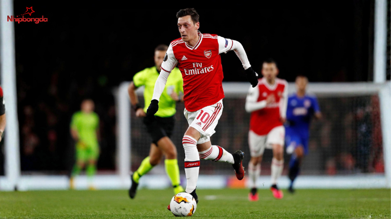 Một tiền tệ tấn công trung tâm sẽ có nhiều nhiệm vụ