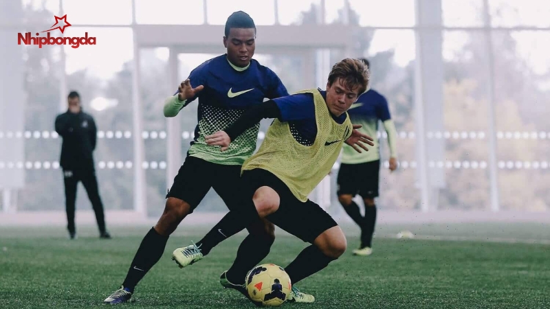 Trung vệ CB giữ vai trò quan trọng trong đội hình bóng đá 