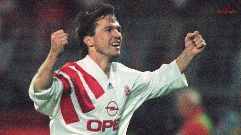 Áo số 8 góp phần thống trị Bundesliga