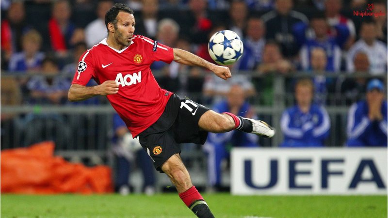 Tiền vệ cánh Ryan Giggs