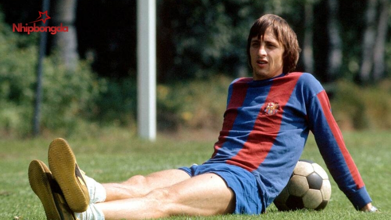 Johan Cruyff đã thay đổi CLB Barcelona mang đến một thời kỳ đổi mới 